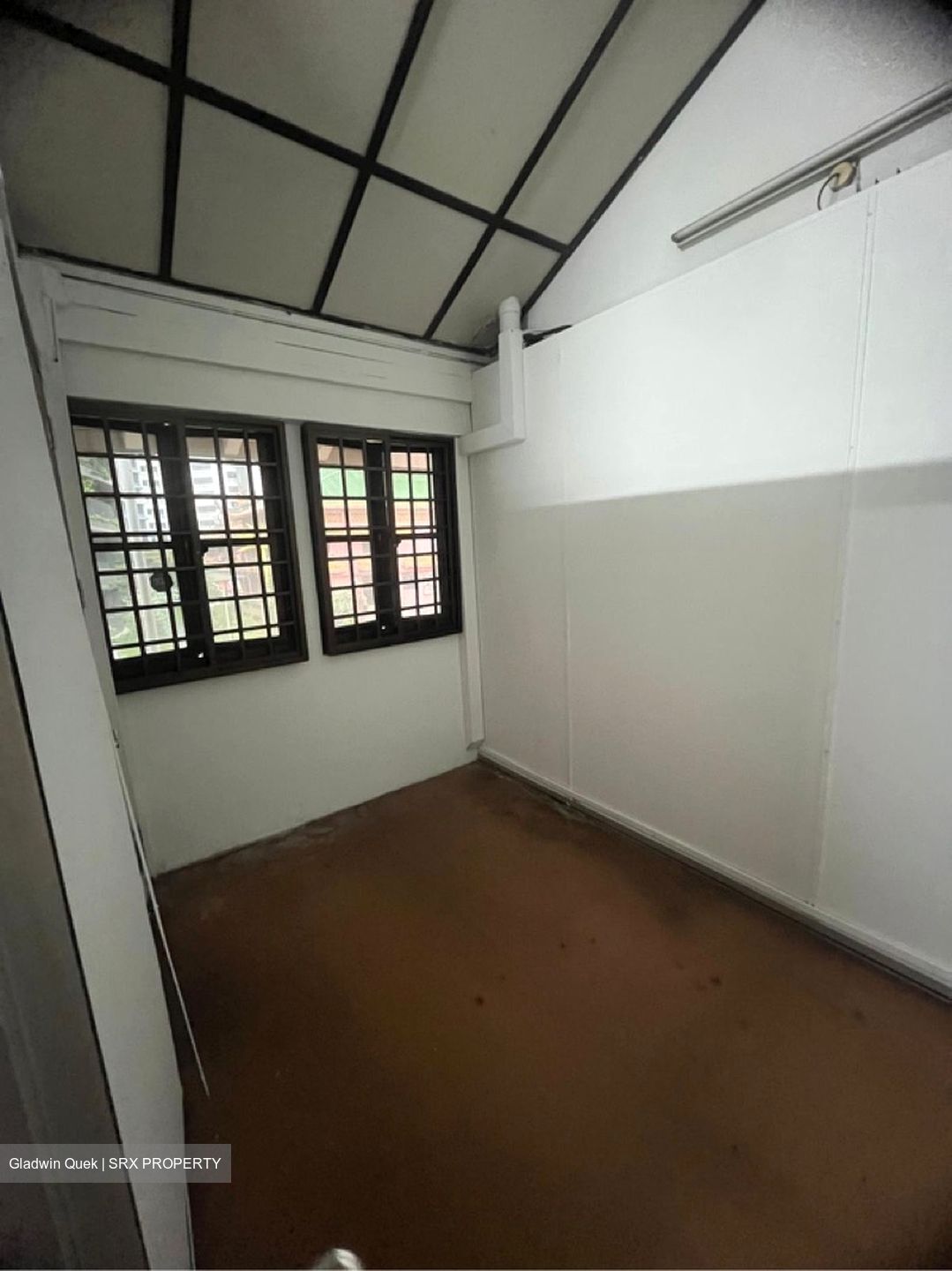 Jurong West Street 92 (D22), Office #557735981